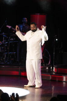 LEGENDS IN CONCERT BARRY WHITE