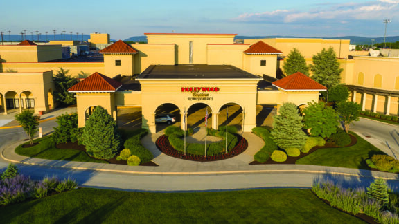 HOLLYWOOD CASINO CHARLES TOWN RACES WV